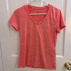 Women’s under armour short sleeve shirt. Size XS.